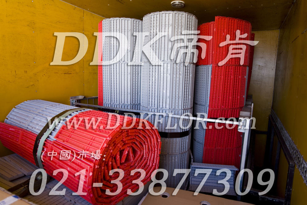 紅+灰（3）_戶外展會(huì)運(yùn)動(dòng)賽事帳篷地面材料樣板圖片,帝肯(DDK)_7000_600（篷房地面材料）效果圖，移動(dòng)篷房用地板,pvc活動(dòng)地板,pe戶外地板,戶外地磚,戶外地板,戶外塑料地板,戶外防滑墊,塑料戶外地板,pvc戶外地板,pvc承重地板,室外地坪,室外地墊,室外地板膠,室外地磚,室外地膠,室外塑料地板,室外塑料地毯,室外塑膠地板,室外拼接地墊,室外橡膠地板,室外環(huán)保地板,室外防滑地墊,室外防滑墊,展會(huì)地板,展會(huì)地膠,展銷會(huì)專用地板,可拼接展會(huì)塑膠地板,會(huì)展地板,展臺(tái)地板,車展地板,車展地膠,塑料拼接地板,塑料拼裝地板,PVC拼接地墊,拼接地板,拼接式地墊,拼裝地墊,拼裝地板,拼裝地膠,室外鏤空拼裝地板,組合式地墊