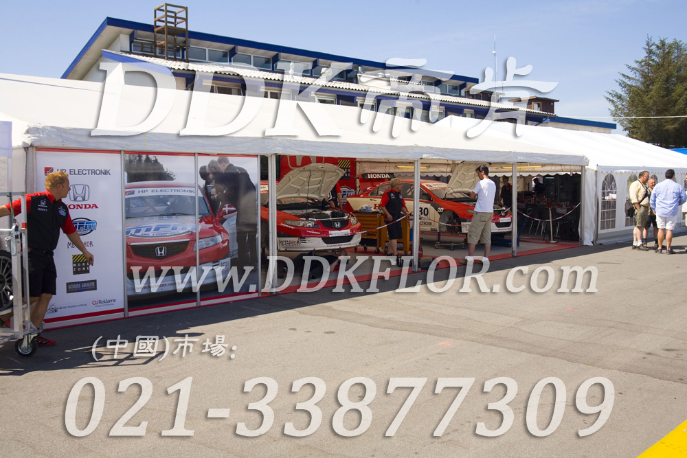灰+紅（2）_本田汽車維修車間地板材料樣板圖片,帝肯(DDK)_7000_9979（維修車間地面材料）效果圖，移動(dòng)篷房用地板,pe戶外地板,pp防滑墊,塑料拼接地板,塑料拼裝地板,室外拼接地墊,室外鏤空拼裝地板,拼接地板,拼接式地墊,拼裝地墊,拼接式防滑墊,拼裝地板,拼裝地膠,模塊拼接式門(mén)墊,PVC拼接地墊,維修車間地板,車展地膠,車庫(kù)地板,車庫(kù)地墊,車庫(kù)地膠,車用防滑墊,車展地板,停車場(chǎng)防滑墊