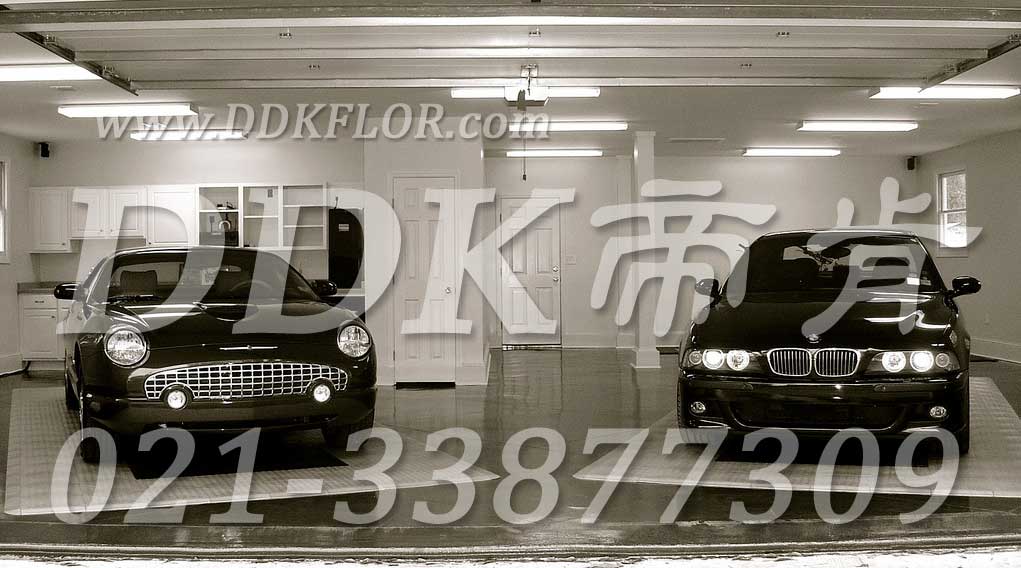 銀灰色_汽車展示用鋪設樣板圖片,帝肯(DDK)_3000_680（展會地板材料）效果圖,會展地板,可拼接展會塑膠地板,展會地板,展會地膠,展廳塑料格柵,展廳展車地墊,展臺地板,展銷會專用地板,摩托車展臺,汽車4s店卡扣展示板,汽車展廳地墊,汽車展廳地板,汽車展臺,汽車展示地墊,車型展示板,車展地板,車展地膠,移動篷房用地板