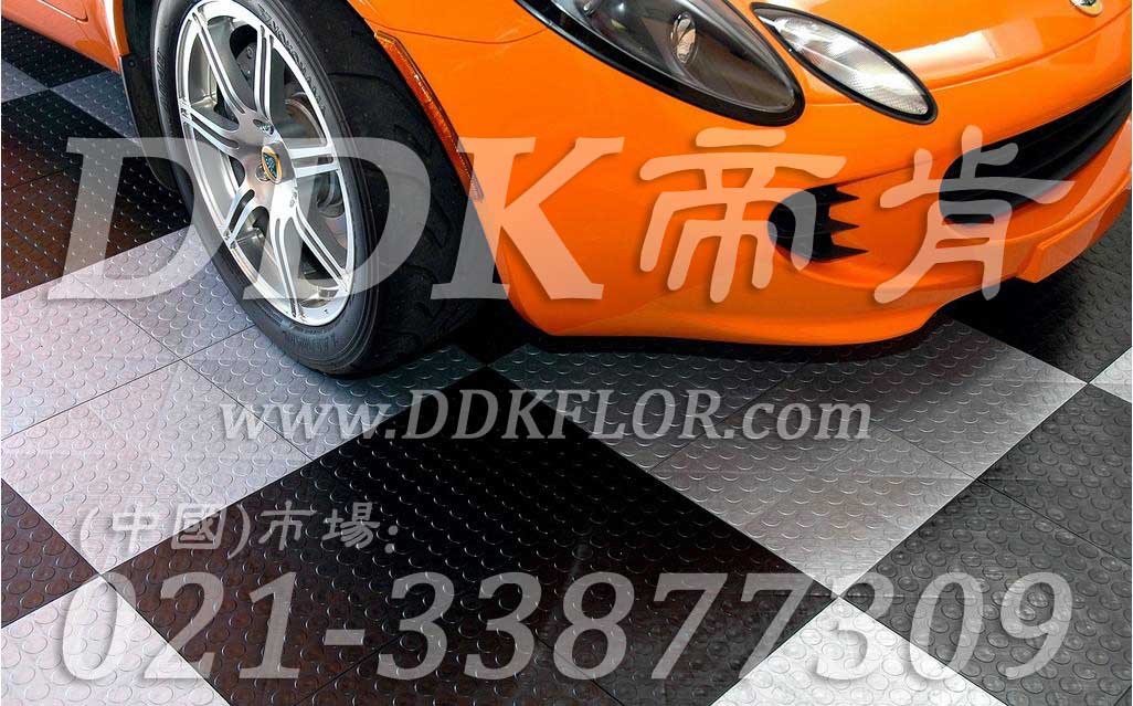 黑+淡灰_4S店汽車展廳地面材料樣板圖片,帝肯(DDK)_3000_680（展會地板材料）效果圖,會展地板,可拼接展會塑膠地板,展會地板,展會地膠,展廳塑料格柵,展廳展車地墊,展臺地板,展銷會專用地板,摩托車展臺,汽車4s店卡扣展示板,汽車展廳地墊,汽車展廳地板,汽車展臺,汽車展示地墊,車型展示板,車展地板,車展地膠,