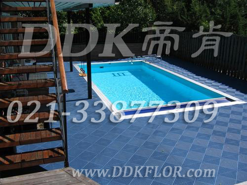 淺藍色平滑表面（2）_泳池周邊地面地墊樣板圖片,帝肯(DDK)_9013（Piz|廣場）效果圖，泳池地膠,泳池防滑地墊,泳池防滑地毯,游泳池防滑墊,游泳池防滑地膠,游泳池地墊