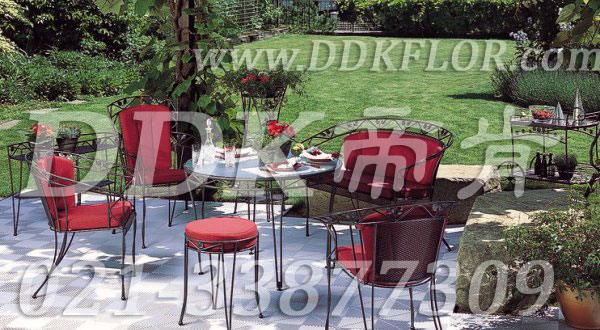 灰白鋪裝_戶外花園地面鋪塑膠地磚樣板圖片,帝肯(DDK)_8100_T550（室外花園地面材料）效果圖，戶外地磚,戶外地板,戶外花園地磚,pvc戶外地板,塑料戶外地板,幼兒園戶外地墊,幼兒園戶外地板,戶外地墊,戶外地毯,戶外地膠,戶外塑料地板,戶外塑膠地毯,戶外花園地板,戶外草坪地墊,戶外防滑墊,花園戶外地板,陽臺(tái)戶外地板,入戶花園地板,入戶花園地面,室外花園地磚,花園地板磚,露臺(tái)花園裝修,室外地板膠,室外地磚,室外地膠,室外塑料地板,室外塑膠地板,室外鏤空拼裝地板,室外防水地板,室外防滑地墊,室外生態(tài)地板,室外環(huán)保地板,室外防腐地板,室外陽臺(tái)地板,室外陽臺(tái)磚,室外露臺(tái)地磚,室外露臺(tái)裝修,幼兒園室外地膠