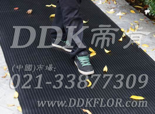 黑色戶外走道防滑地毯卷材(2)樣板圖片,帝肯(DDK)_S450_660(室外地面防滑地毯材料)效果圖 黑色戶外走道防滑地毯卷材(2)樣板圖片,帝肯(DDK)_S450_660(室外地面防滑地毯材料)效果圖,室外地墊,室外地板膠,室外地板革,室外地毯,室外地膠,室外塑料地毯,室外塑膠地板,室外橡膠地板,室外防水地板,室外防滑地墊,室外防滑地毯,室外防滑墊,彈性地膠,戶外地膠,戶外地毯,戶外地墊,戶外綠色地毯,戶外塑膠地毯,地膠,走道地墊,走道地毯,走道墊,通道地毯,過(guò)道地毯,過(guò)道防滑墊,橡膠防滑地毯,防滑地毯,塑料防滑地毯