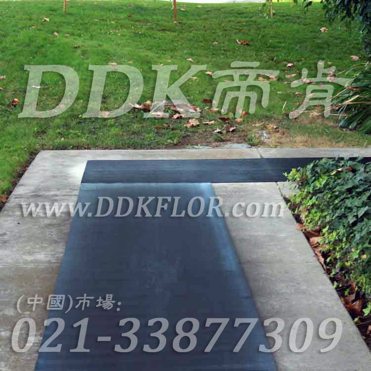 黑色戶外走道防滑地毯卷材(5)樣板圖片,帝肯(DDK)_S450_660(室外地面防滑地毯材料)效果圖 黑色戶外走道防滑地毯卷材(5)樣板圖片,帝肯(DDK)_S450_660(室外地面防滑地毯材料)效果圖,室外地墊,室外地板膠,室外地板革,室外地毯,室外地膠,室外塑料地毯,室外塑膠地板,室外橡膠地板,室外防水地板,室外防滑地墊,室外防滑地毯,室外防滑墊,彈性地膠,戶外地膠,戶外地毯,戶外地墊,戶外綠色地毯,戶外塑膠地毯,地膠,走道地墊,走道地毯,走道墊,通道地毯,過(guò)道地毯,過(guò)道防滑墊,橡膠防滑地毯,防滑地毯,塑料防滑地毯