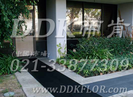 黑色戶外走道防滑地毯卷材(8)樣板圖片,帝肯(DDK)_S450_660(室外地面防滑地毯材料)效果圖 黑色戶外走道防滑地毯卷材(8)樣板圖片,帝肯(DDK)_S450_660(室外地面防滑地毯材料)效果圖,室外地墊,室外地板膠,室外地板革,室外地毯,室外地膠,室外塑料地毯,室外塑膠地板,室外橡膠地板,室外防水地板,室外防滑地墊,室外防滑地毯,室外防滑墊,彈性地膠,戶外地膠,戶外地毯,戶外地墊,戶外綠色地毯,戶外塑膠地毯,地膠,走道地墊,走道地毯,走道墊,通道地毯,過(guò)道地毯,過(guò)道防滑墊,橡膠防滑地毯,防滑地毯,塑料防滑地毯